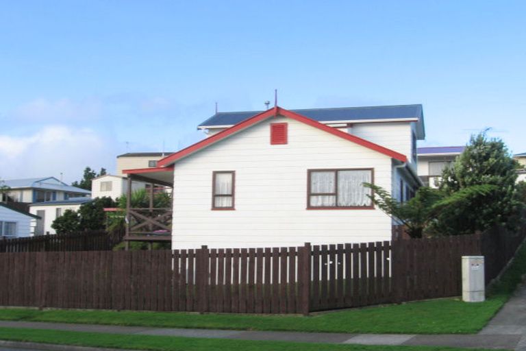Photo of property in 8 Mossburn Grove, Kelson, Lower Hutt, 5010