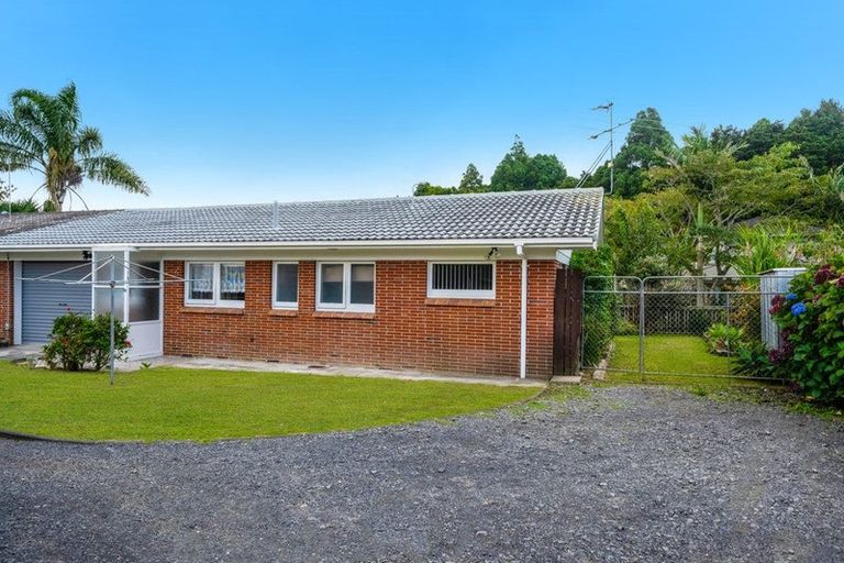 Photo of property in 1/22a Kelvyn Grove, Hillpark, Auckland, 2102