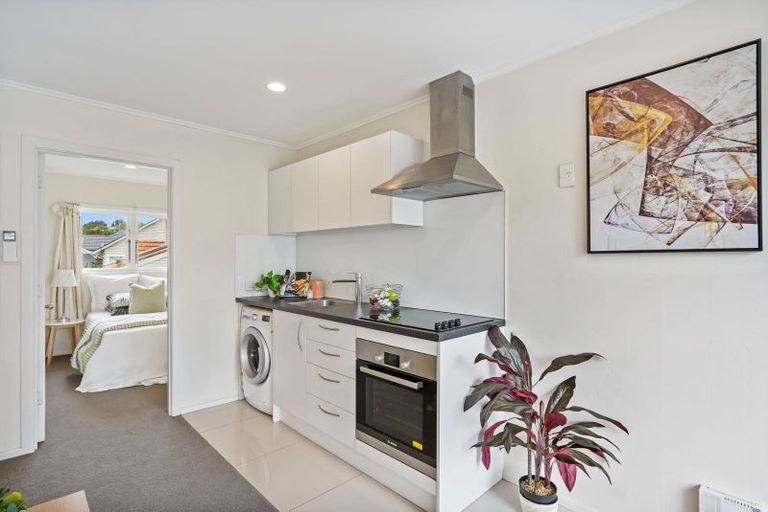 Photo of property in 24a Poruru Close, Papakura, 2110