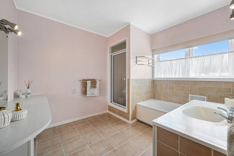 Photo of property in 65 O'halloran Road, Howick, Auckland, 2014