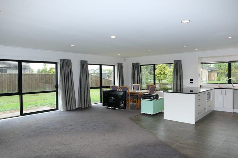 Photo of property in 10 Moy Place, Otaki, 5512
