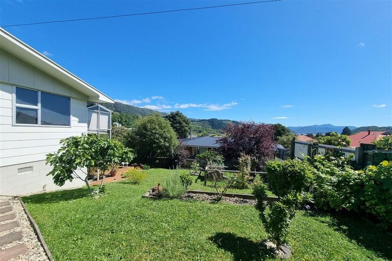 Photo of property in 71a Kent Street, Picton, 7220