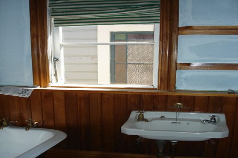 Photo of property in 22 Kenwyn Terrace, Newtown, Wellington, 6021