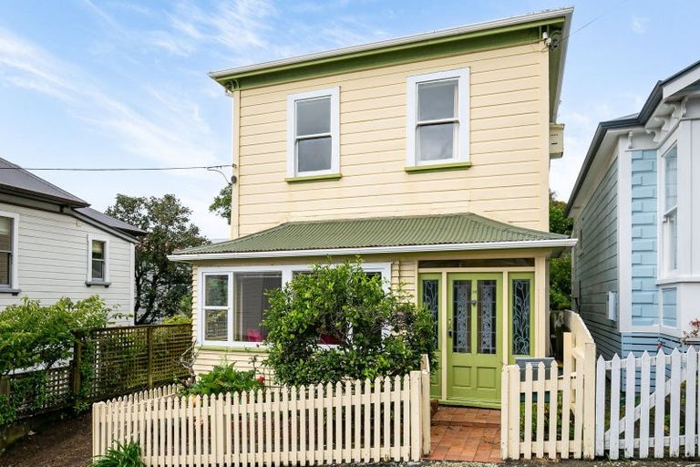 Photo of property in 25 Newman Terrace, Thorndon, Wellington, 6011