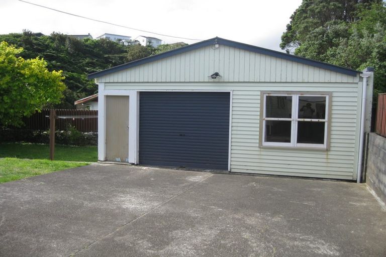 Photo of property in 19 Holly Grove, Maungaraki, Lower Hutt, 5010