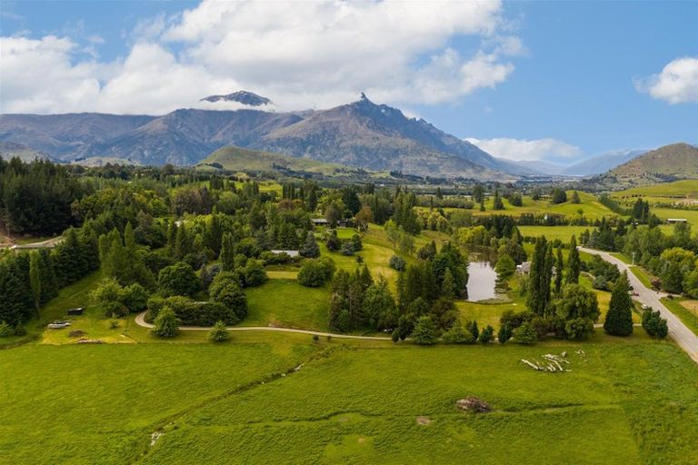 Photo of property in 49 Hunter Road, Speargrass Flat, Queenstown, 9371