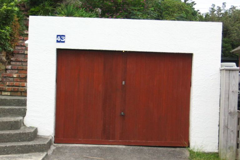 Photo of property in 43 Ranui Crescent, Khandallah, Wellington, 6035