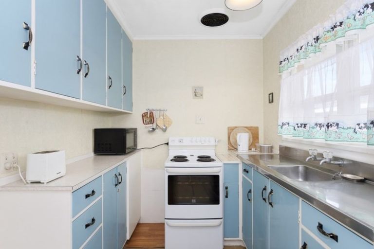 Photo of property in 1/500 Devonport Road, Tauranga South, Tauranga, 3112