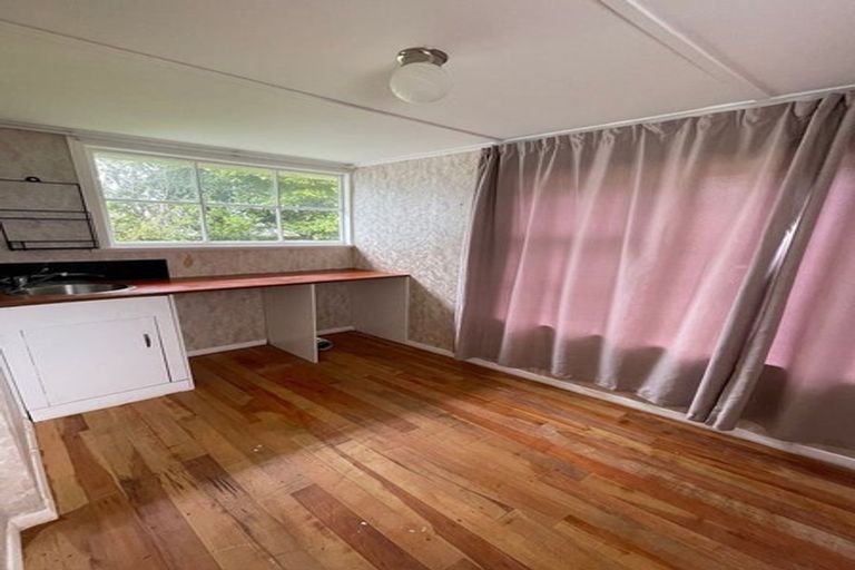 Photo of property in 15 Lockwood Crescent, Taita, Lower Hutt, 5011