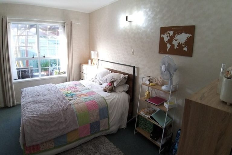 Photo of property in 40 Priestley Drive, Bucklands Beach, Auckland, 2014