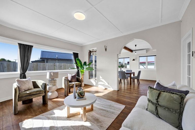 Photo of property in 11 Mcnaughton Street, Waitara, 4320