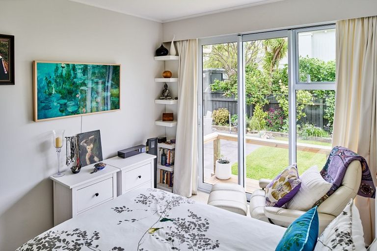 Photo of property in 8/238 Muritai Road, Eastbourne, Lower Hutt, 5013