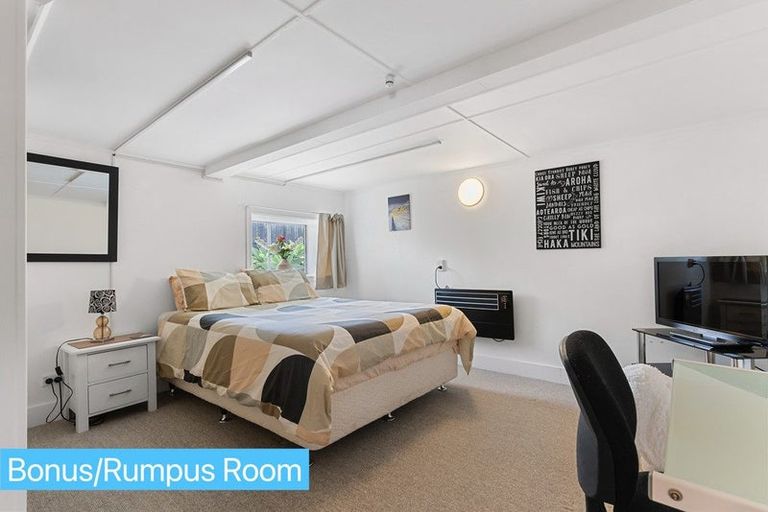 Photo of property in 14 Coates Road, Cockle Bay, Auckland, 2014