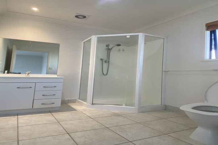 Photo of property in 10 Scarlet Oak Drive, Schnapper Rock, Auckland, 0632
