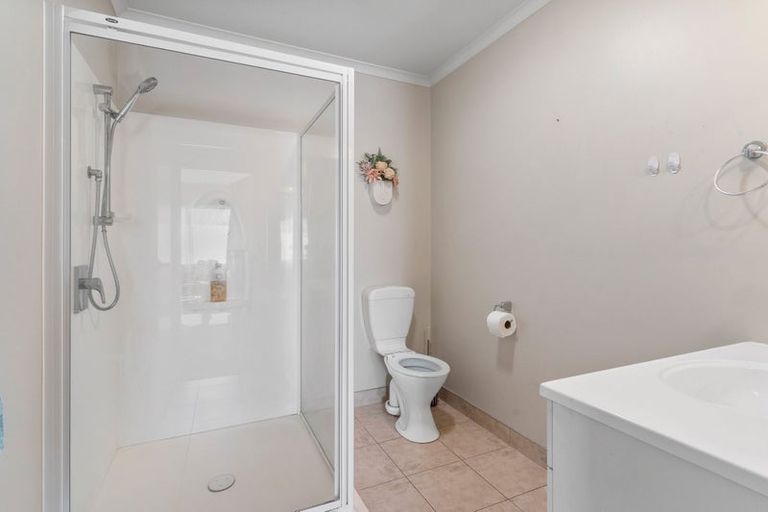Photo of property in 4/8 Village Place, Tuakau, 2121