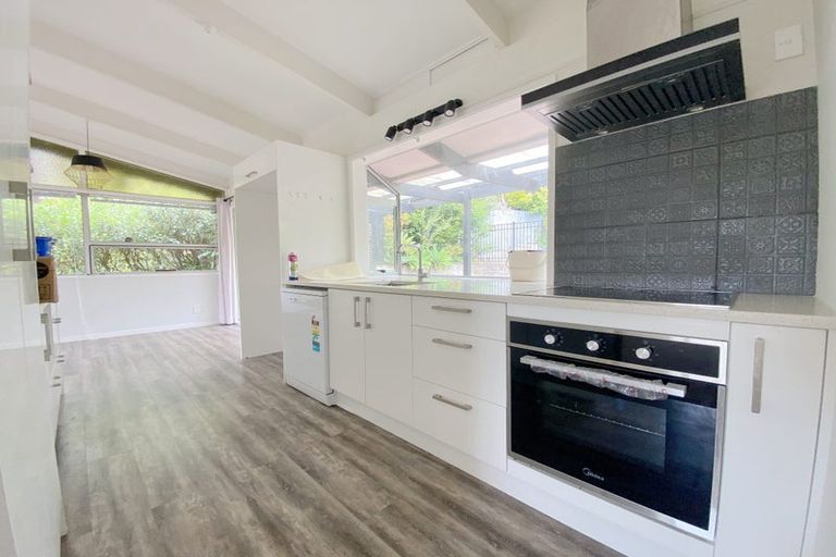 Photo of property in 74 Peach Road, Glenfield, Auckland, 0629
