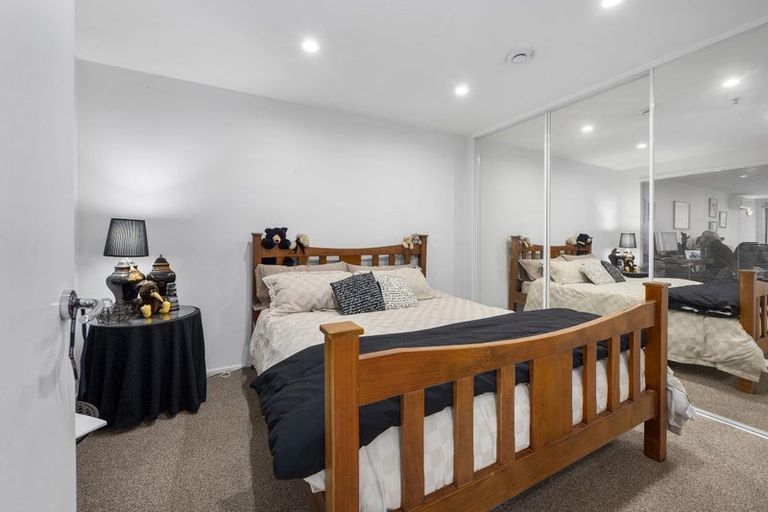 Photo of property in 1c/175 Hurstmere Road, Takapuna, Auckland, 0622