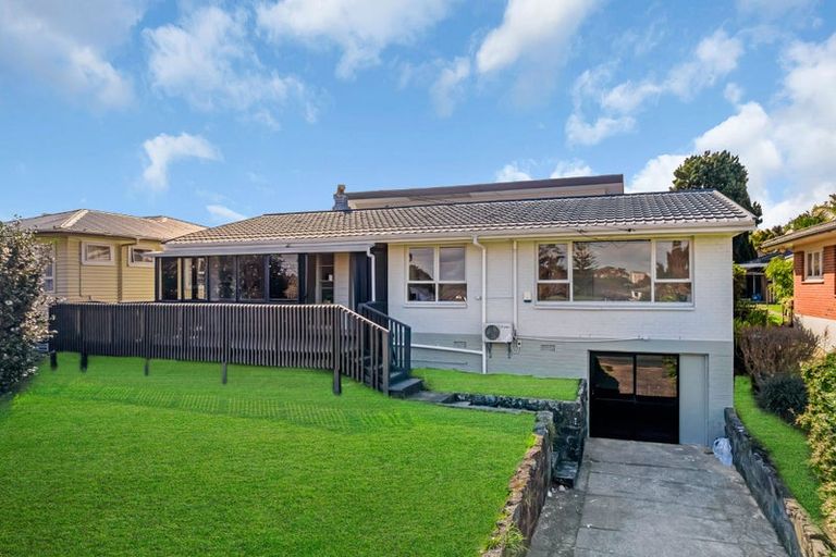 Photo of property in 25 Mccullough Avenue, Papatoetoe, Auckland, 2025