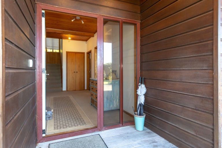 Photo of property in 124 Titiro Place, Onemana, Whangamata, 3691