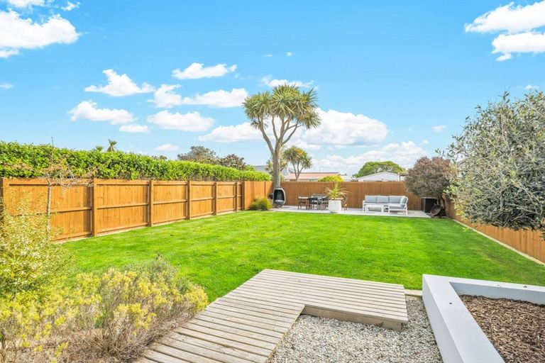 Photo of property in 10 Marine Parade, North New Brighton, Christchurch, 8083