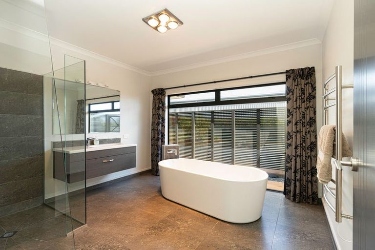 Photo of property in 347a Tararua Road, Levin, 5571