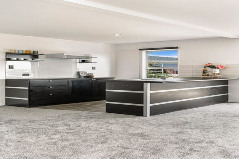 Photo of property in 52 Bay Street, Red Beach, 0932