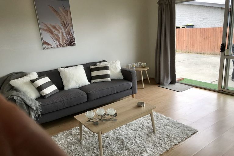 Photo of property in 2/3 Binstead Place, Avondale, Christchurch, 8061