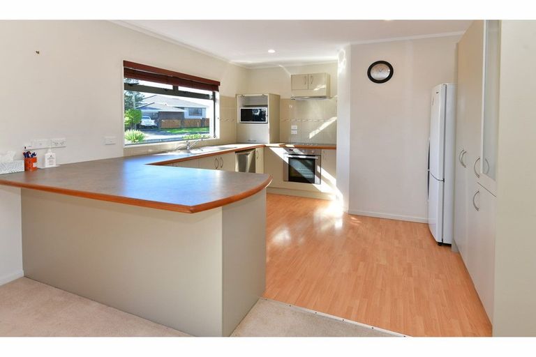 Photo of property in 81 Vipond Road, Stanmore Bay, Whangaparaoa, 0932
