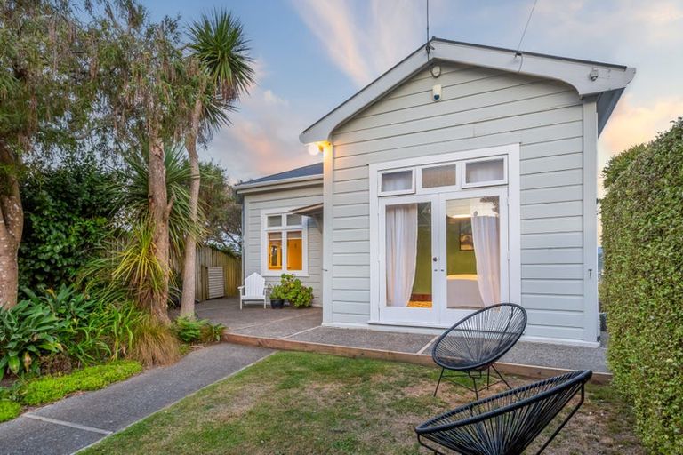 Photo of property in 28 Mortimer Terrace, Aro Valley, Wellington, 6021