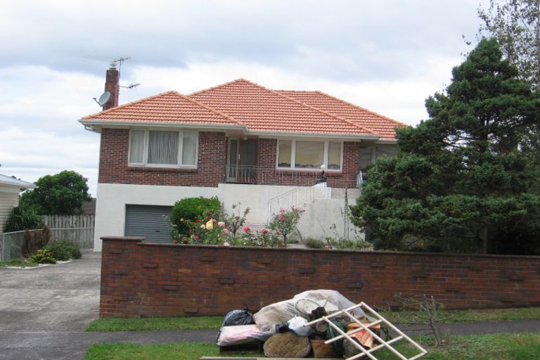 Photo of property in 35 Kelwyn Road, Kelston, Auckland, 0602