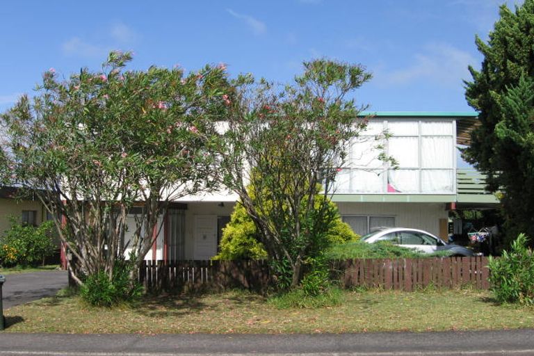Photo of property in 13 Tanoa Place, Glendene, Auckland, 0602