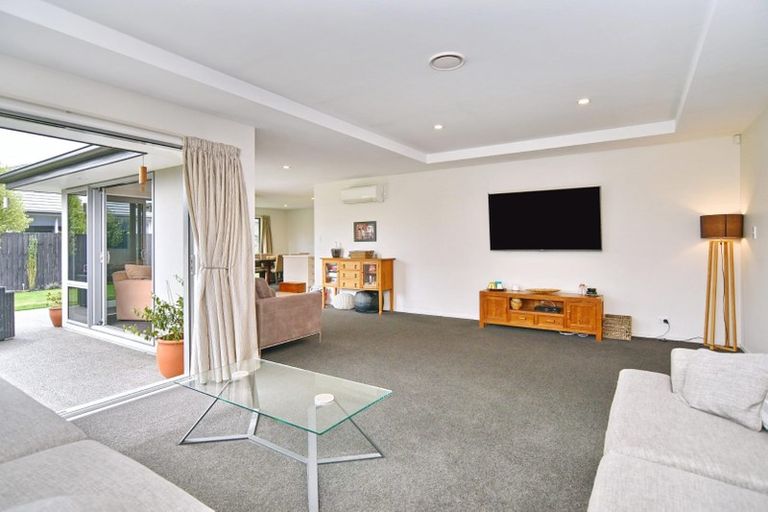 Photo of property in 6 Te Whenu Crescent, Marshland, Christchurch, 8083