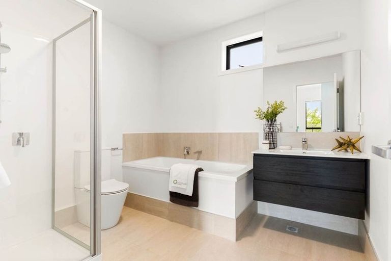 Photo of property in 11/130 Stancombe Road, Flat Bush, Auckland, 2016