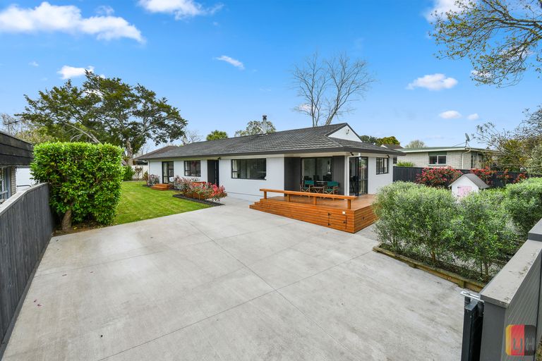 Photo of property in 1 Coulthard Terrace, Opaheke, Papakura, 2113
