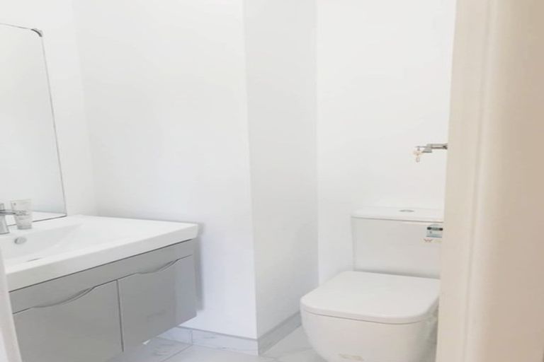 Photo of property in 48 Westburn Terrace, Burnside, Christchurch, 8041