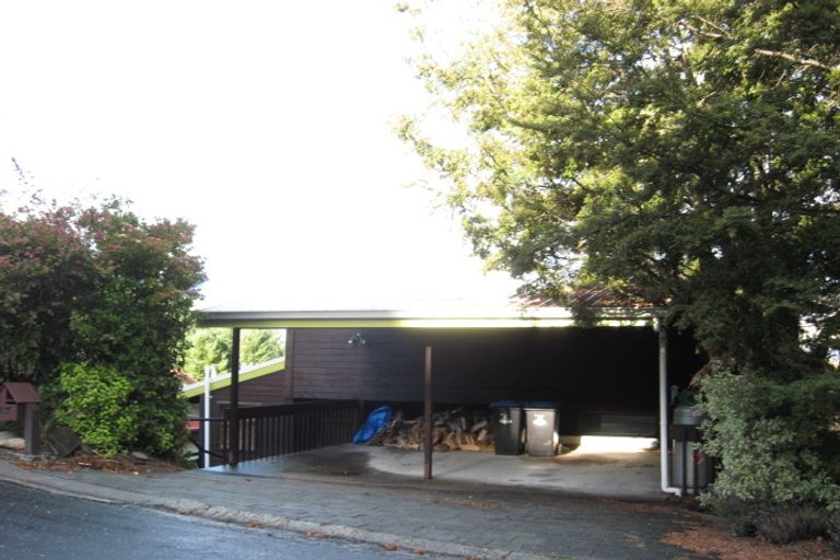 Photo of property in 15b Cameron Place, Fernhill, Queenstown, 9300