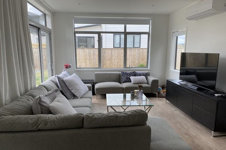 Photo of property in 33 Myland Drive, Hobsonville, Auckland, 0616