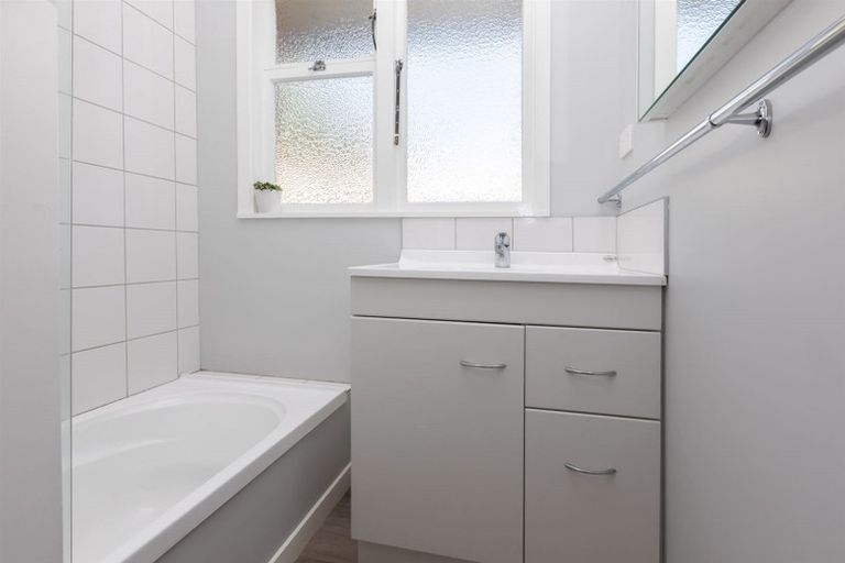 Photo of property in 56 New Brighton Road, Shirley, Christchurch, 8061