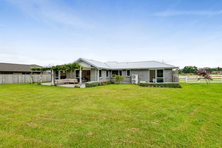 Photo of property in 2 Mercade Close, Stratford, 4332