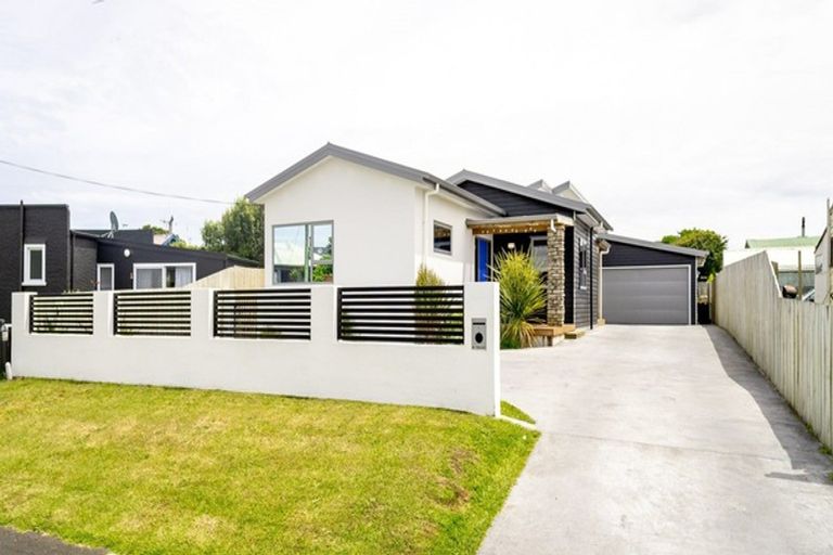 Photo of property in 3 Kamahi Street, Castlecliff, Whanganui, 4501