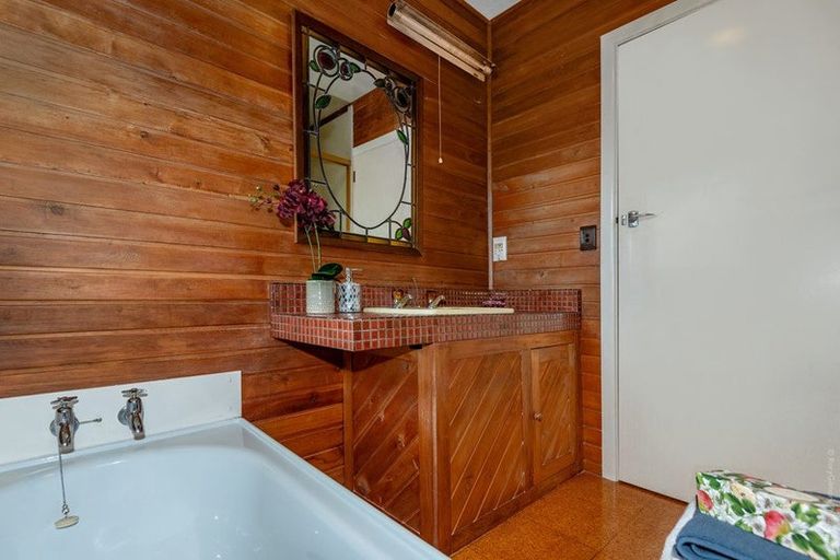 Photo of property in 16 Freebairn Street, Redwood, Christchurch, 8051