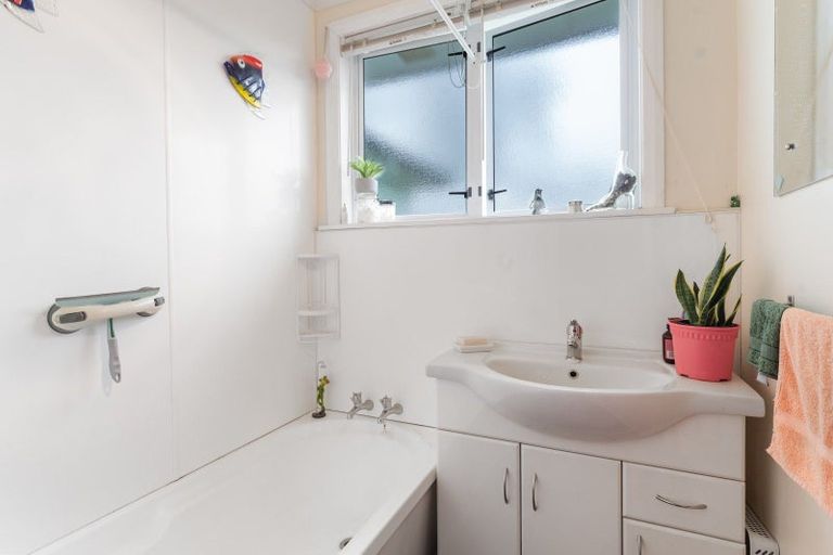 Photo of property in 3 Rugby Street, Levin, 5510