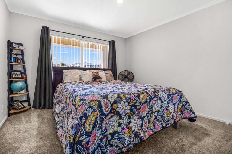 Photo of property in 36 Mandalay Place, Waiuku, 2123