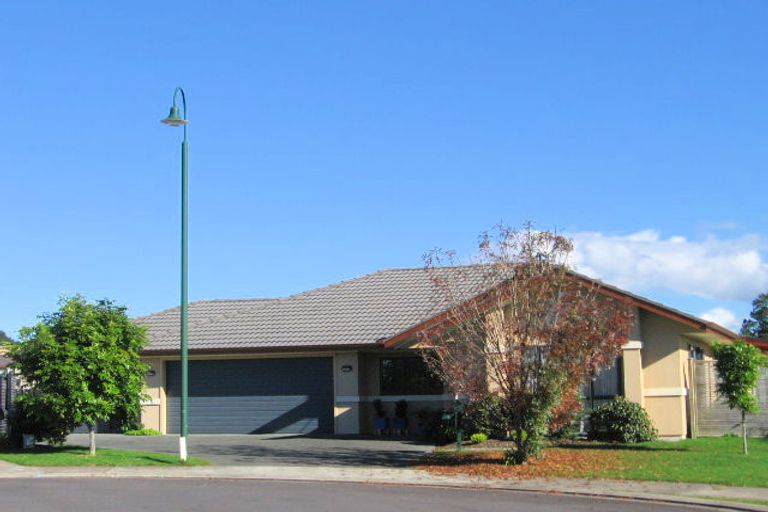 Photo of property in 7 Millstone Lane, Henderson, Auckland, 0612