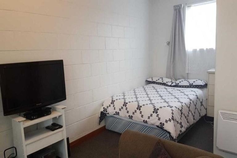 Photo of property in 22 Avenal Street, Avenal, Invercargill, 9810