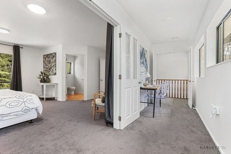 Photo of property in 15 Jays Road, Titirangi, Auckland, 0604