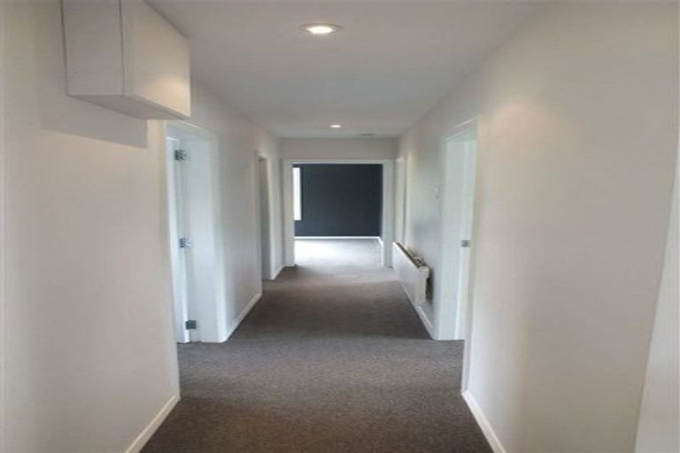 Photo of property in 207 Grahams Road, Burnside, Christchurch, 8053