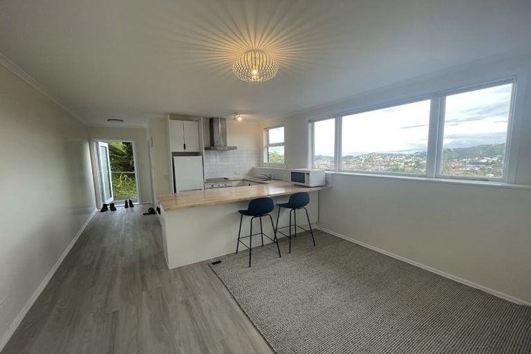 Photo of property in 12 Mataroa Avenue, Northland, Wellington, 6012