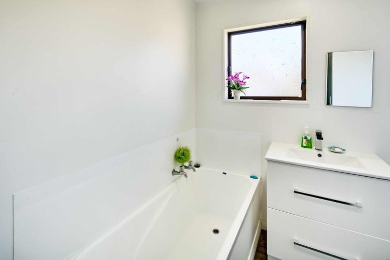 Photo of property in 2 Wellington Road, Wainuiomata, Lower Hutt, 5014