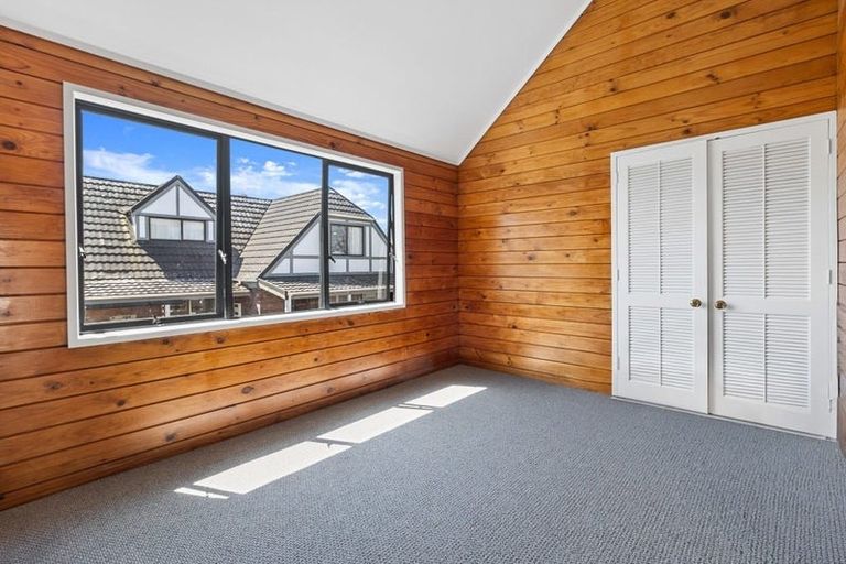 Photo of property in 117 Botany Road, Botany Downs, Auckland, 2010